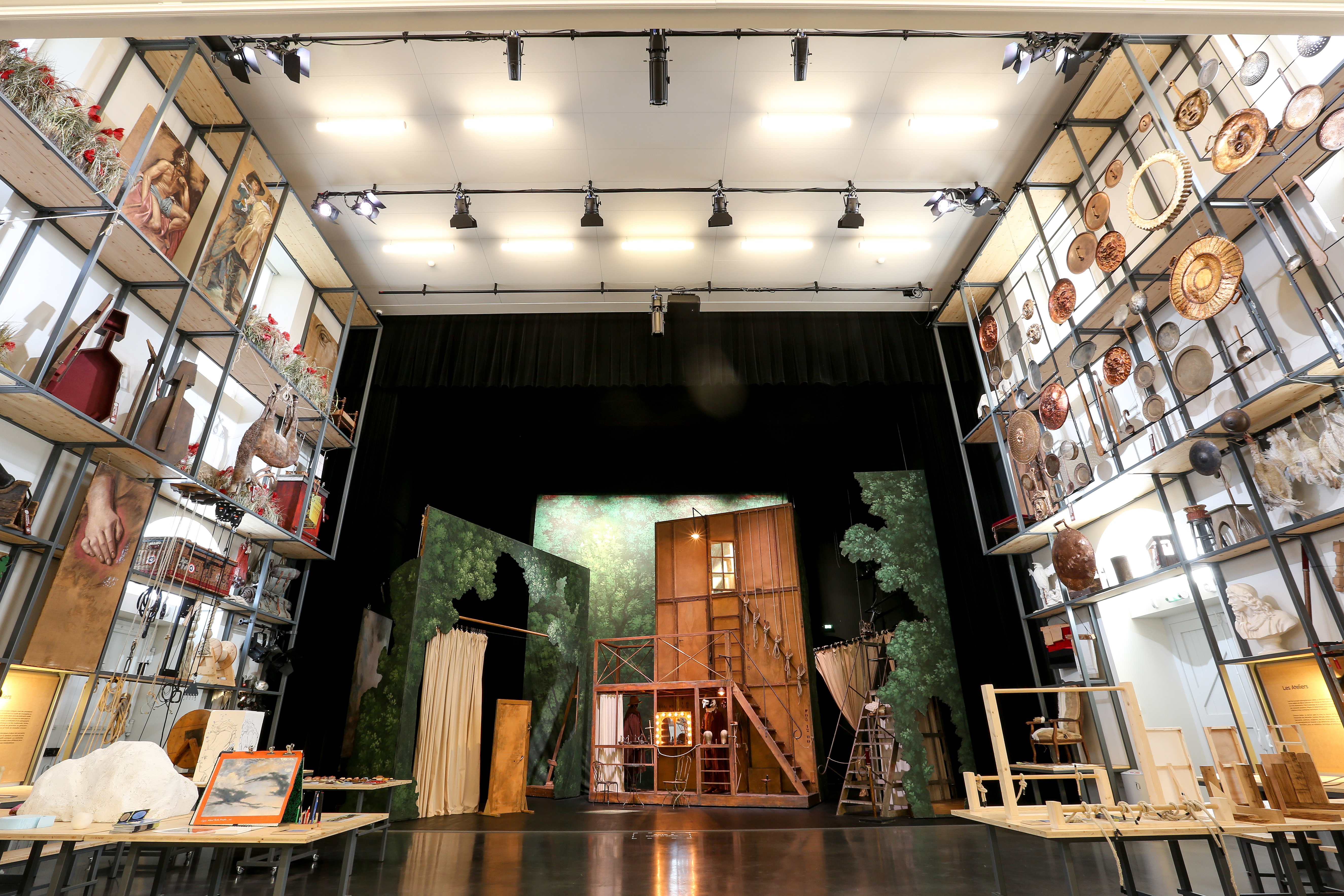 Photo de l'intérieur du Centre National  du Costume et de la Scène à Moulins
