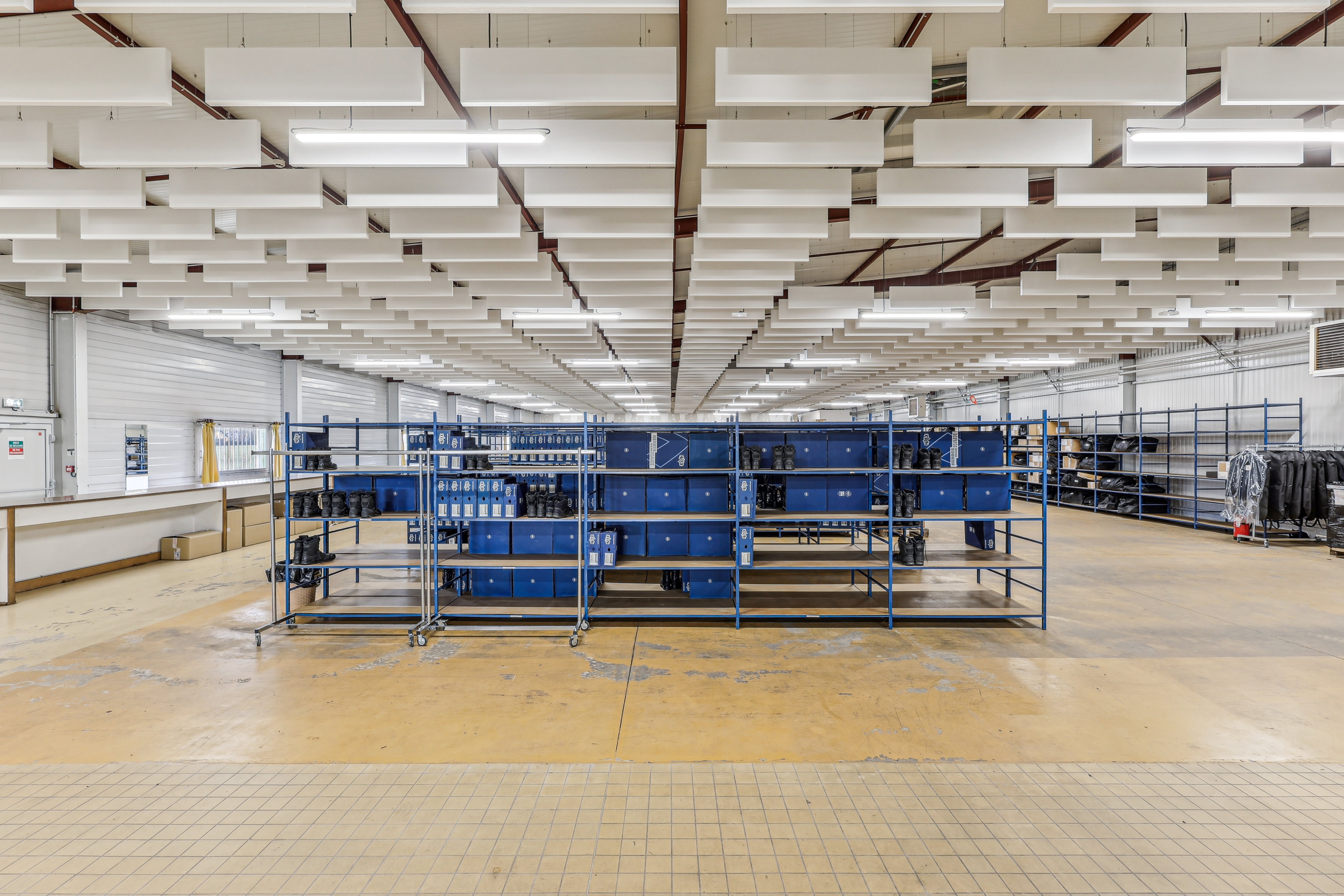 Photo de baffles acoustiques à l'école de gendarmerie de Dijon en vue plongeante.