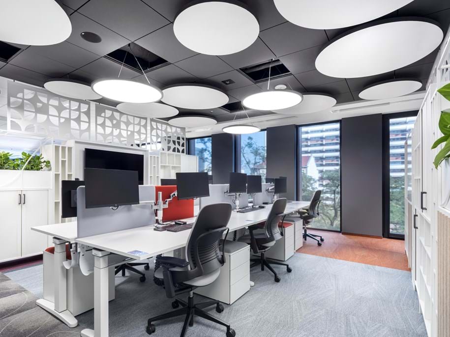 Free hanging acoustic panels in open-plan office