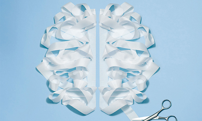 Cerveau créé à partir de ruban adhésif chirurgical