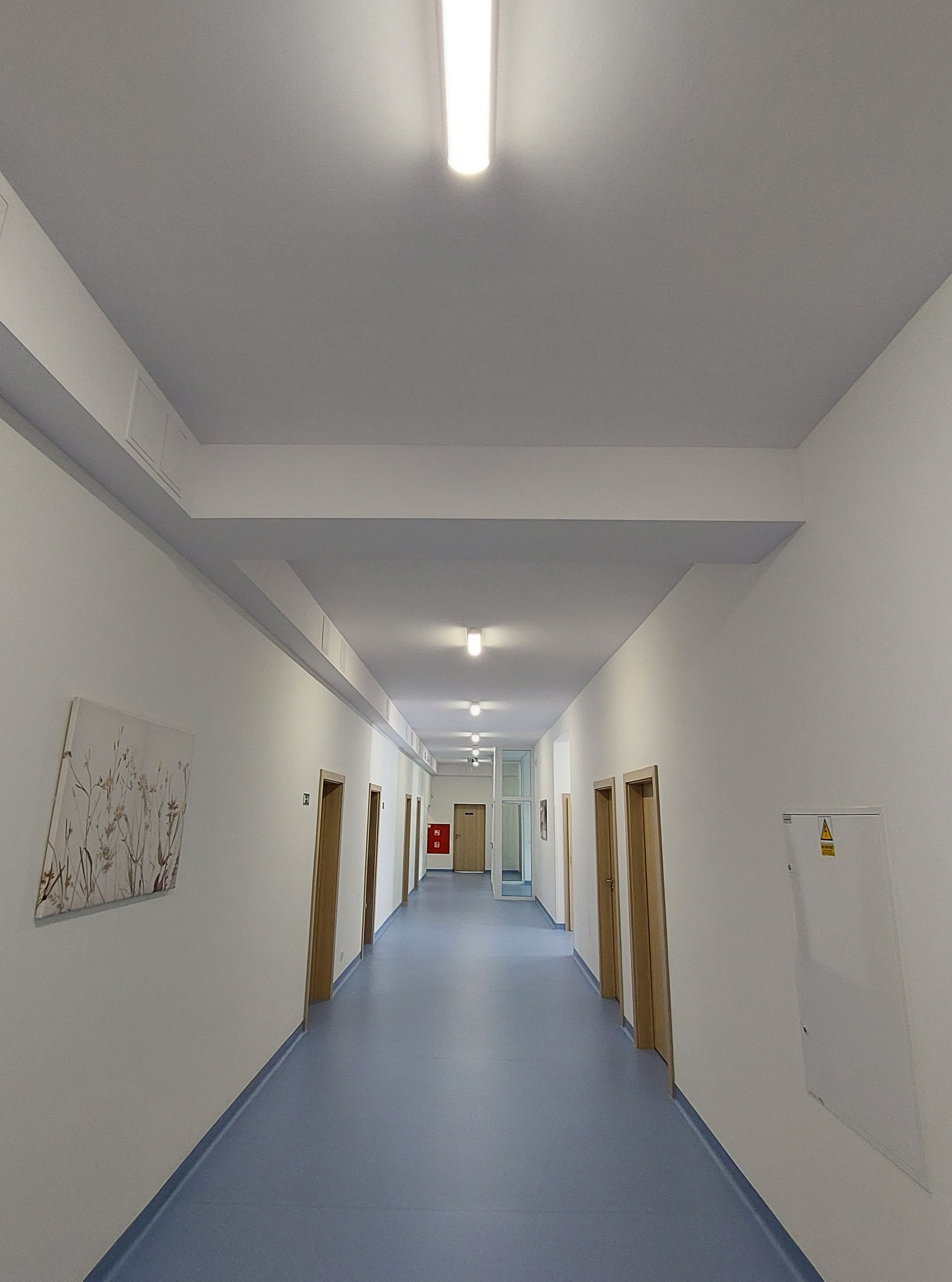 Couloir sans traitement acoustique